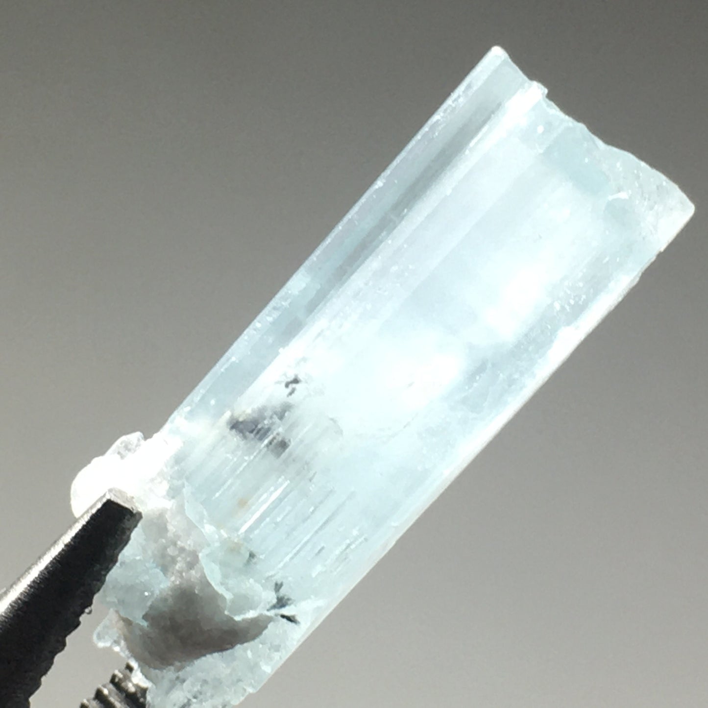 Terminated Gem Aquamarine 20 carats