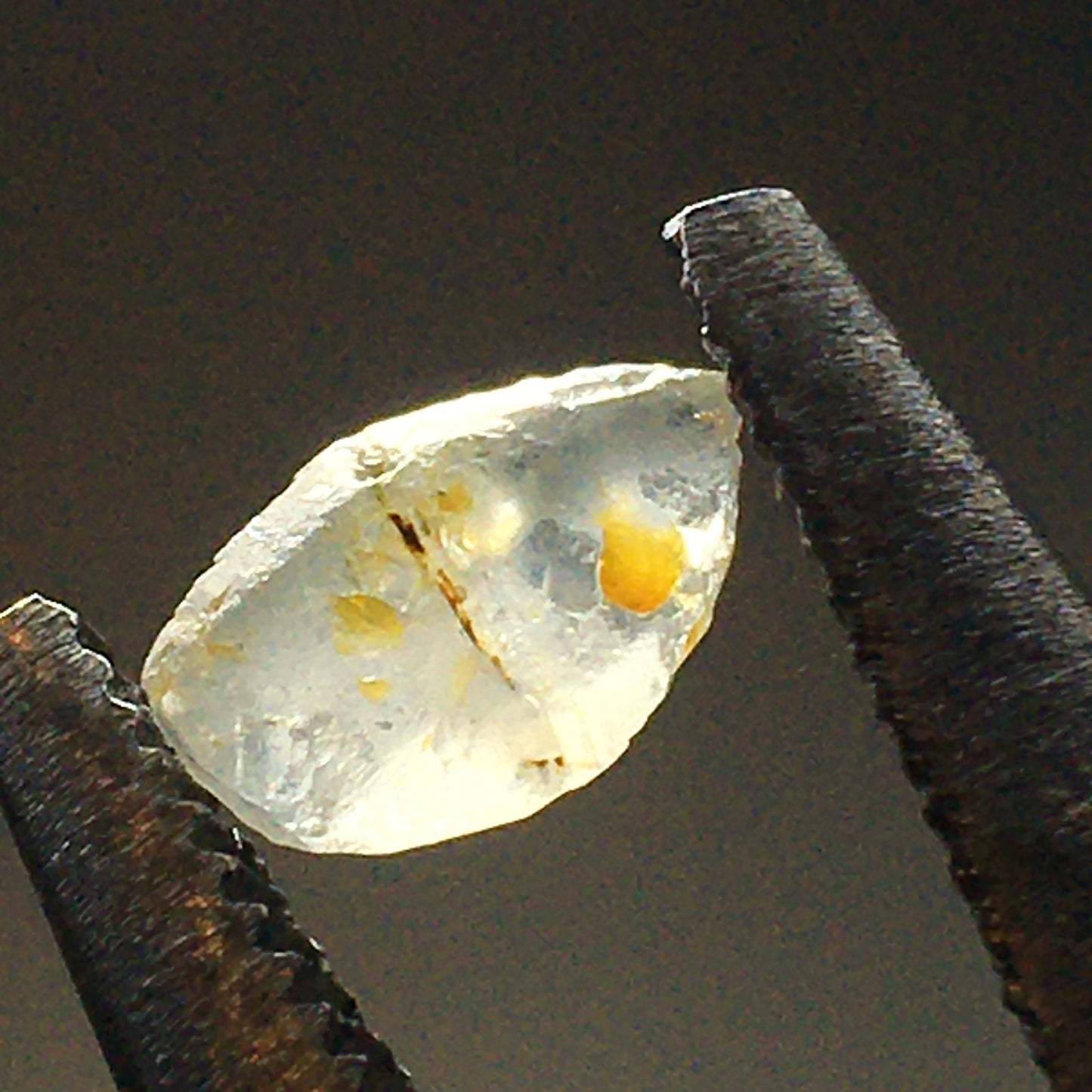 Yellow/Blue Unheated Sapphire Natural Formation 1.6ct