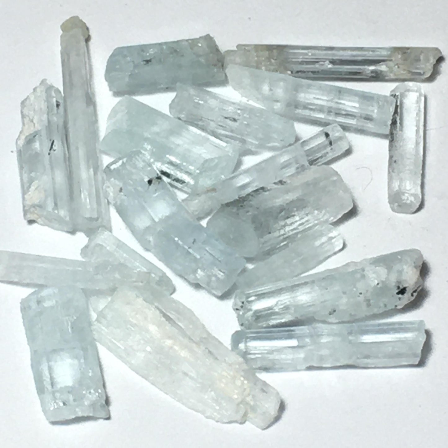 Gem A Quality Aquamarine gem natural terminated crystals (27.1 carat lot)