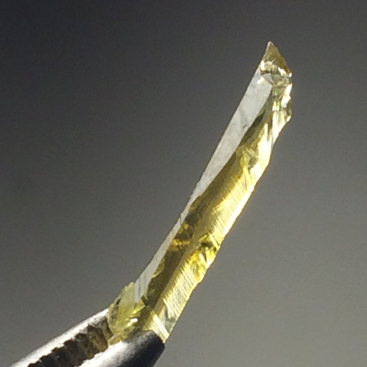 Fluorescent Color-Changing Zincite