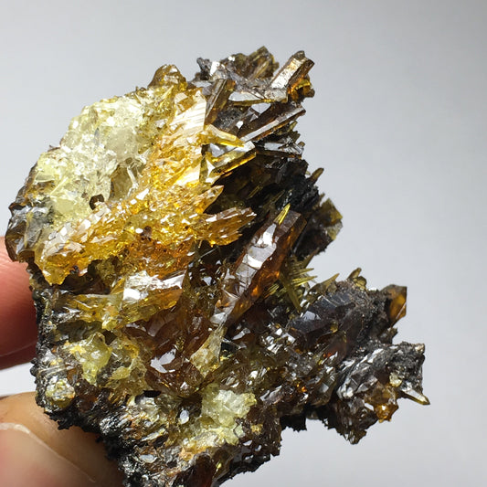 Zincite Yellow Orange Magnificent 107g