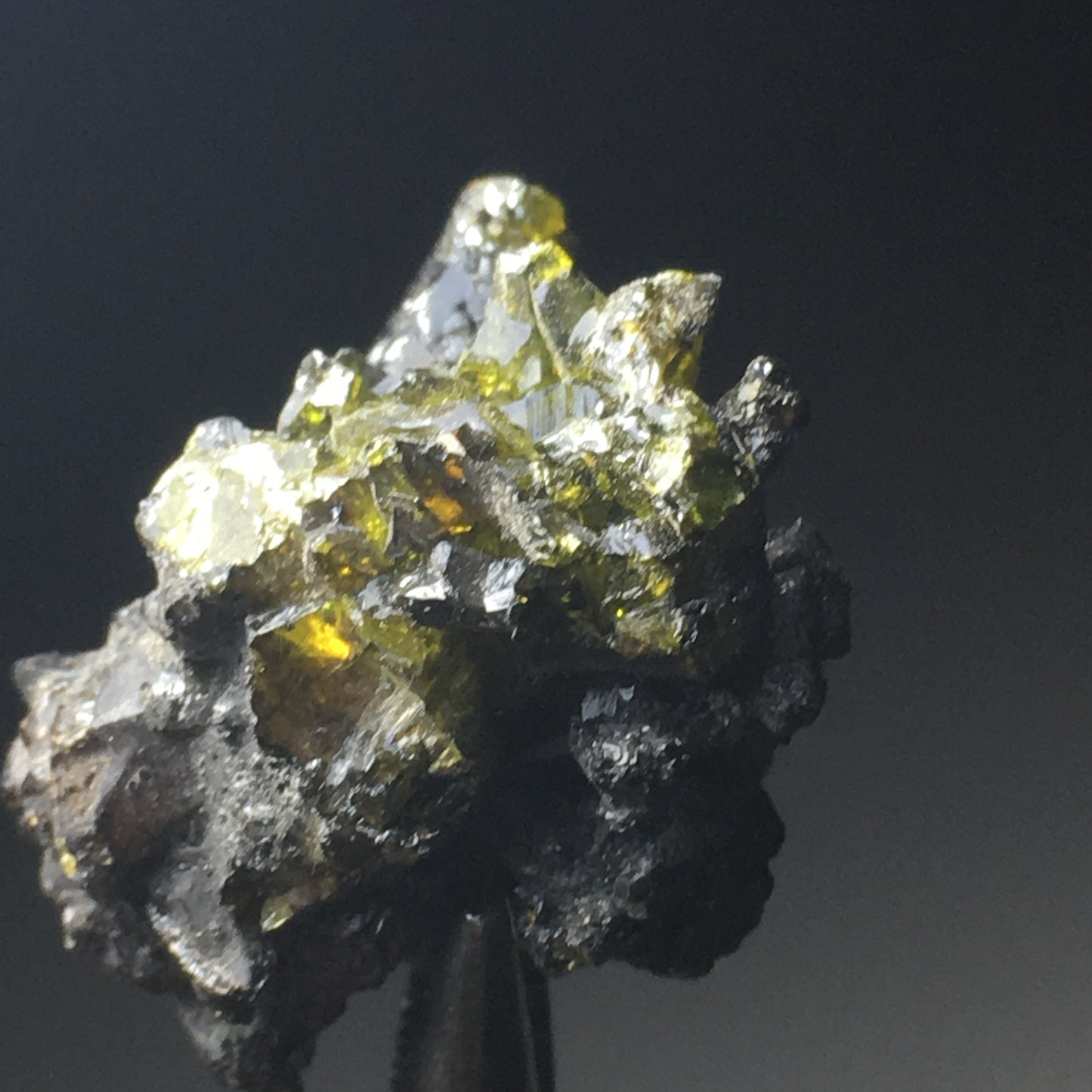 1.25" Forest Green Zincite Cluster