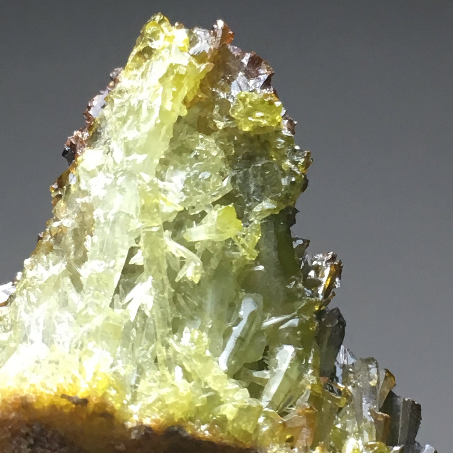 BIG 78g Zincite Cluster