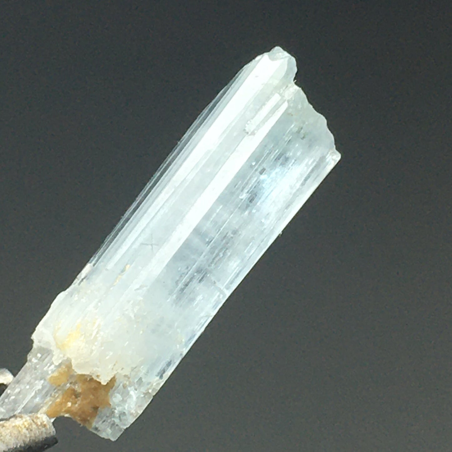 1" Terminated Gem Aquamarine 12.4ct (2.5g)
