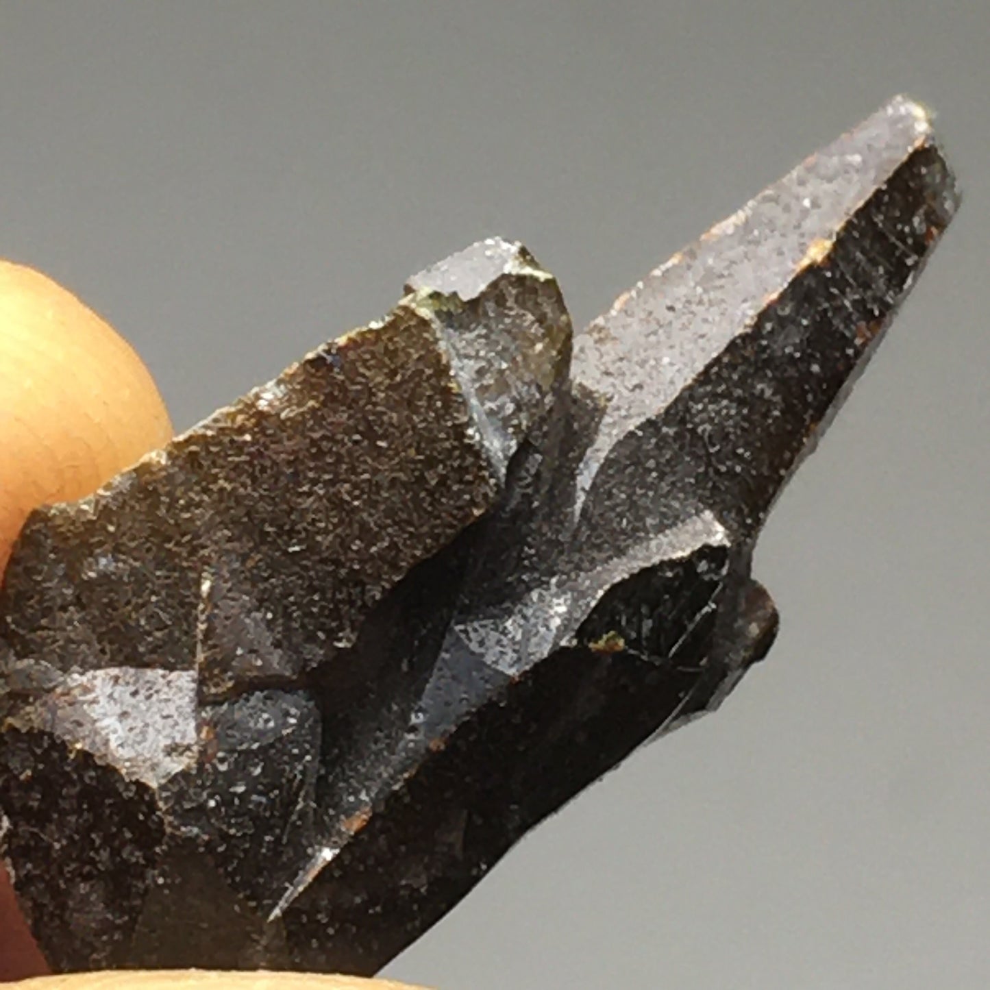 31 Gram Lot of Zincite Crystals (19 Crystals)