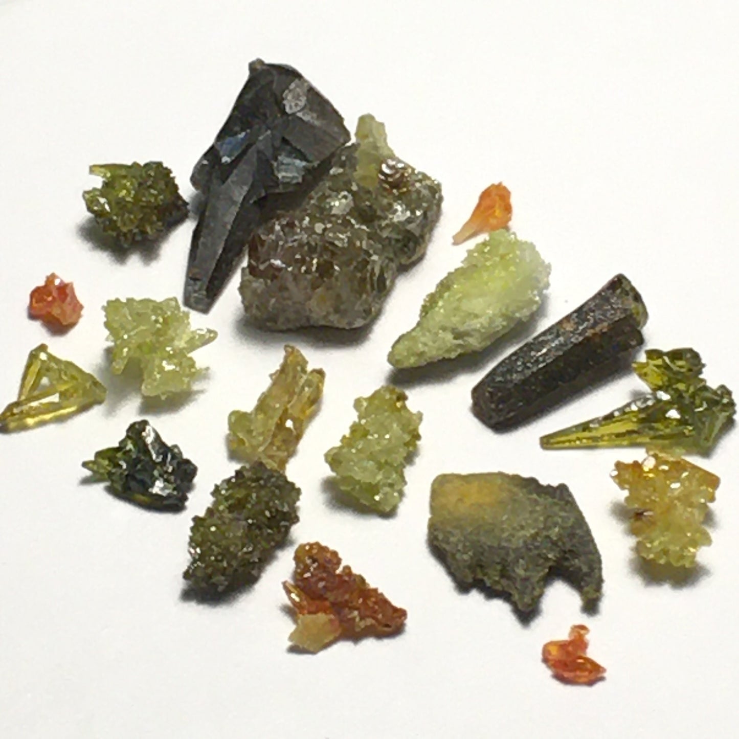 31 Gram Lot of Zincite Crystals (19 Crystals)
