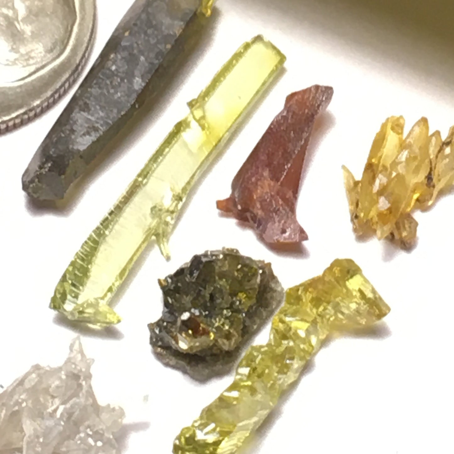 10.5 Gram Lot of Zincite (18 Crystals)