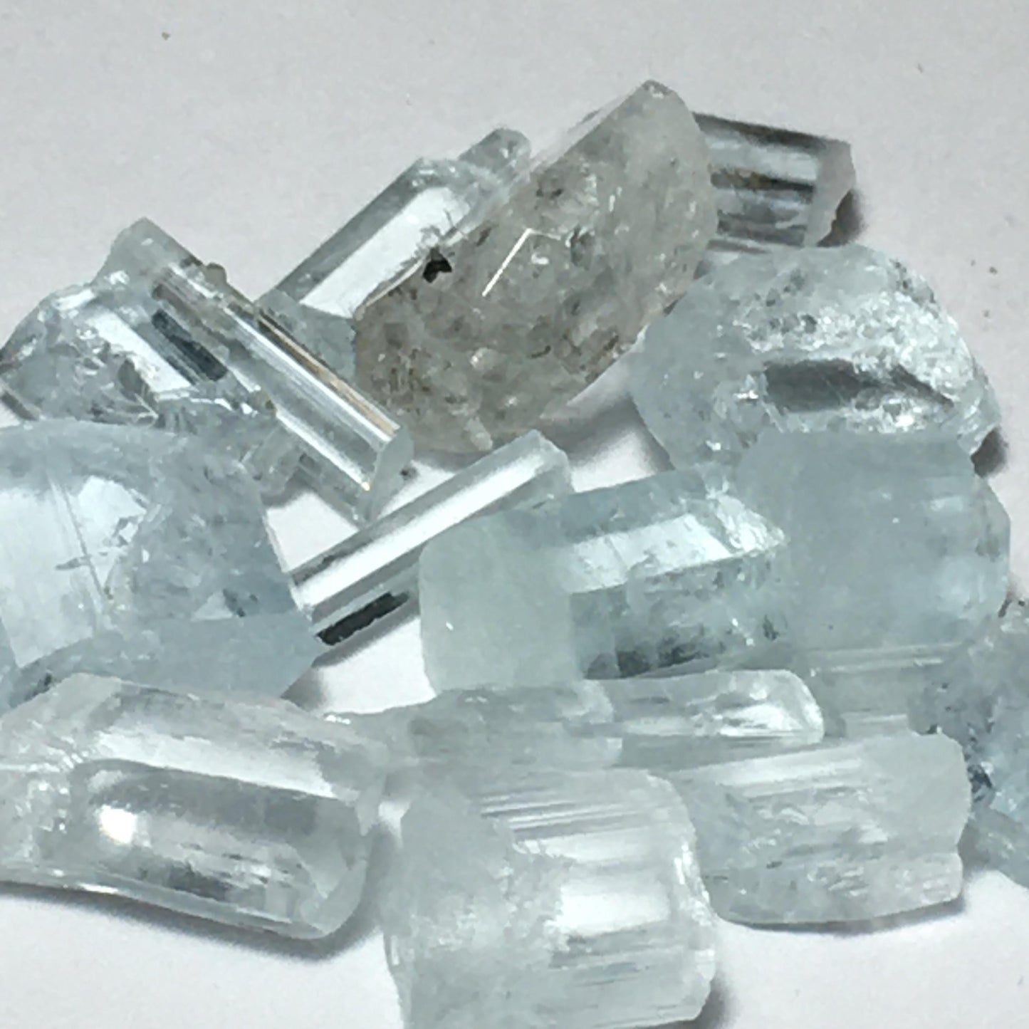 Gem Quality Aquamarine Natural (Untreated) terminated crystals (33 carat lot)